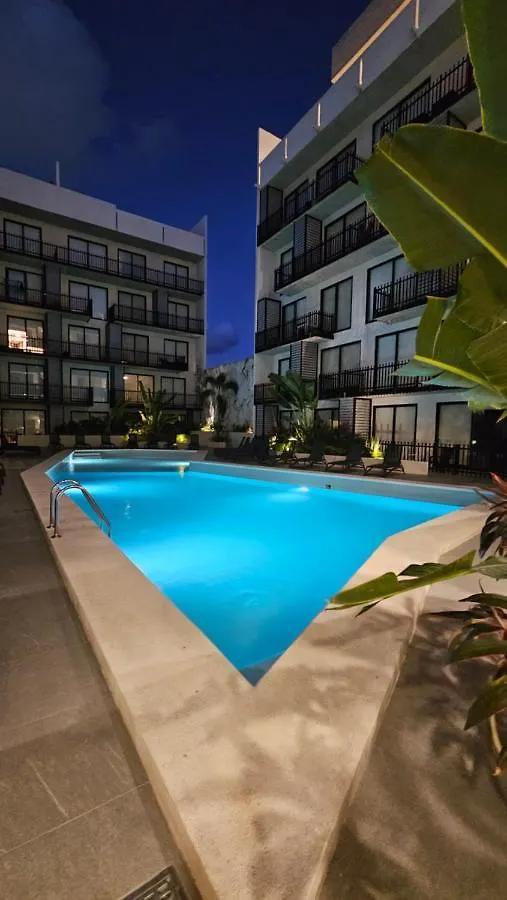 Stylish 1Br Apartment Near Top Attractions, 2 Incredible Pools, Gym,Cinema Playa del Carmen