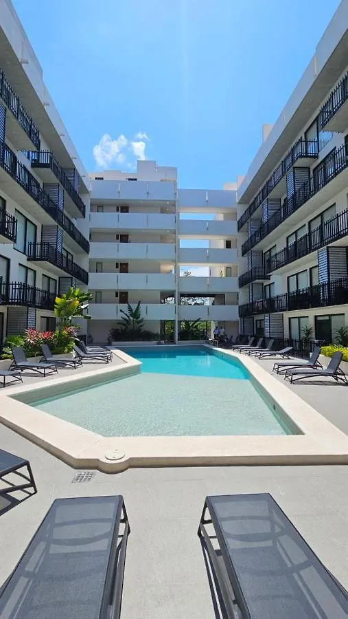 Stylish 1Br Apartment Near Top Attractions, 2 Incredible Pools, Gym,Cinema Playa del Carmen