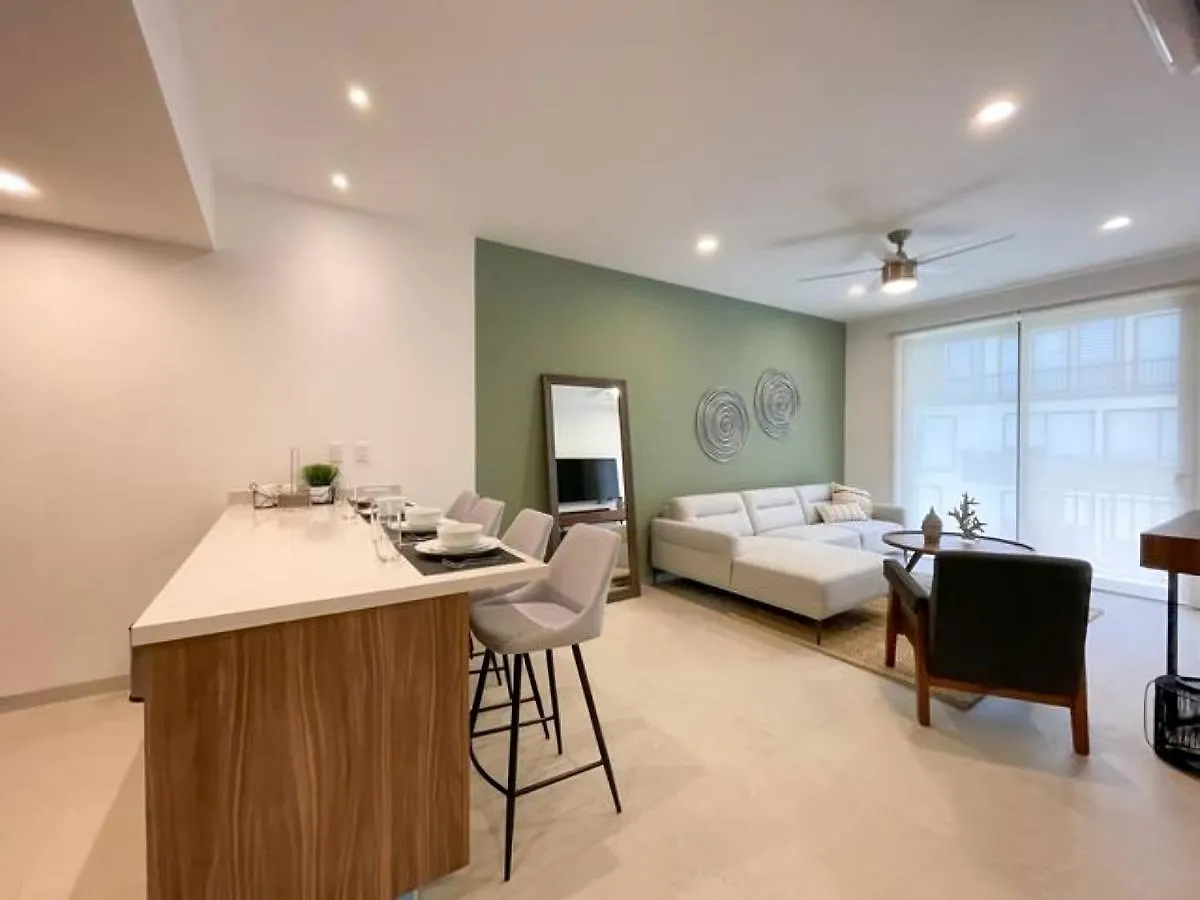 Stylish 1Br Apartment Near Top Attractions, 2 Incredible Pools, Gym,Cinema Playa del Carmen