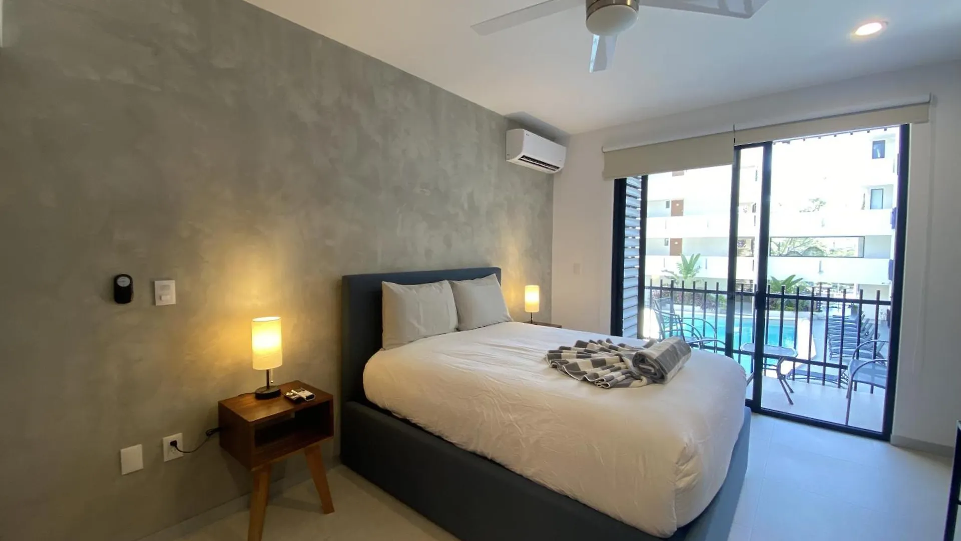 Stylish 1Br Apartment Near Top Attractions, 2 Incredible Pools, Gym,Cinema Playa del Carmen Mexico