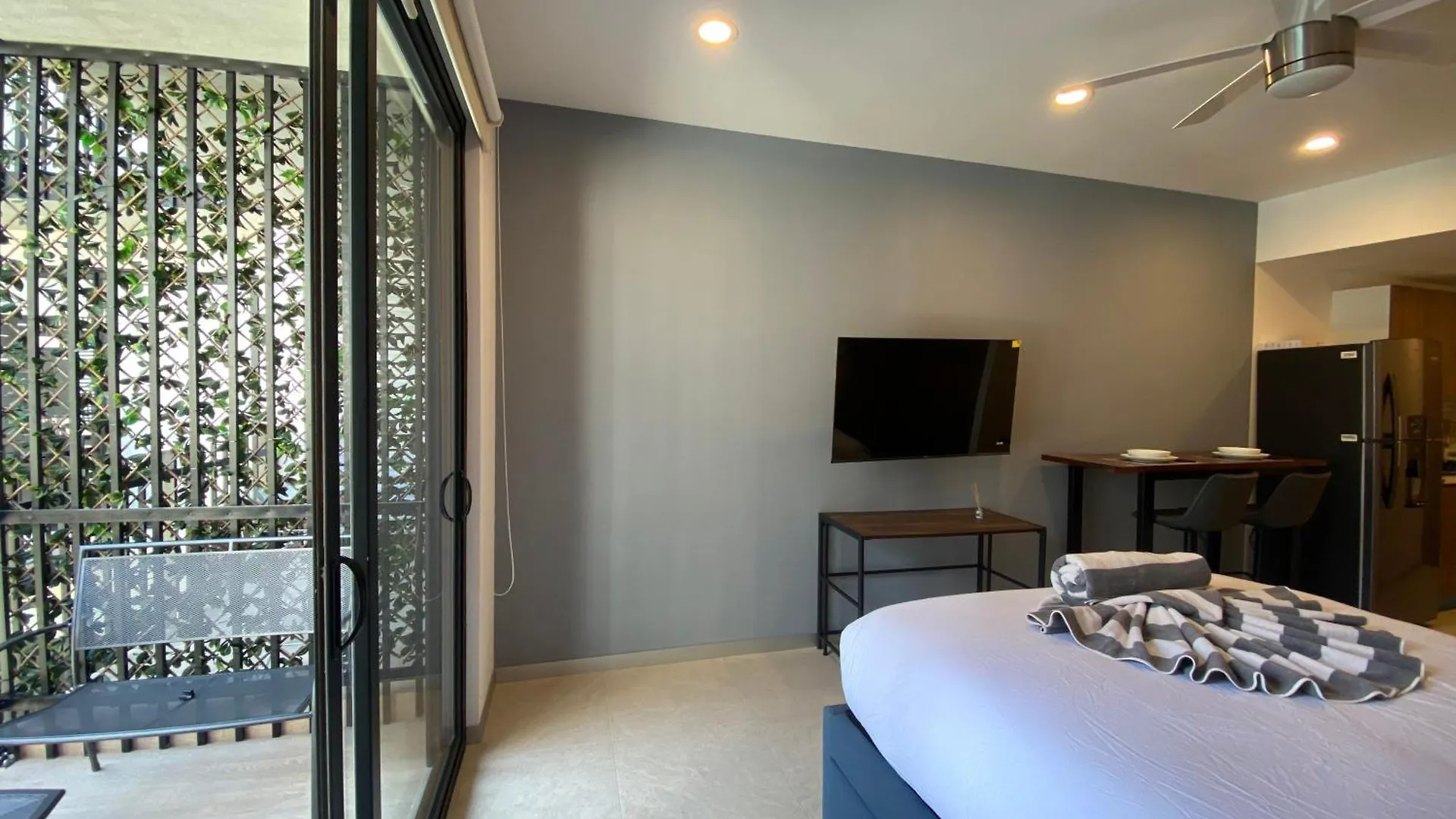 Stylish 1Br Apartment Near Top Attractions, 2 Incredible Pools, Gym,Cinema Playa del Carmen 0*,  Mexico