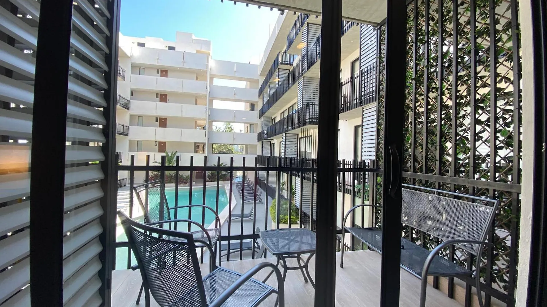 Stylish 1Br Apartment Near Top Attractions, 2 Incredible Pools, Gym,Cinema Playa del Carmen